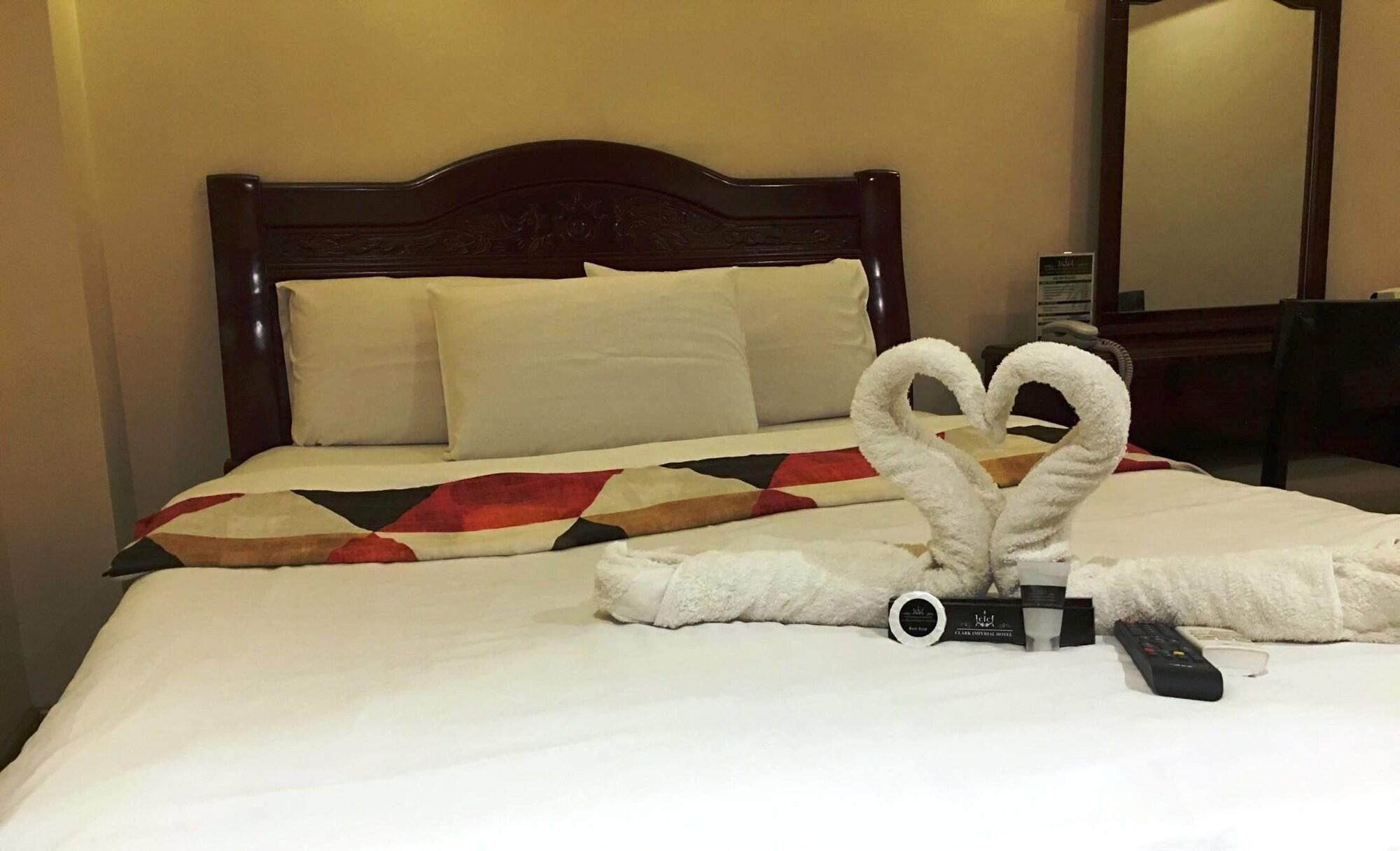 Clark Imperial Hotel Angeles Bagian luar foto