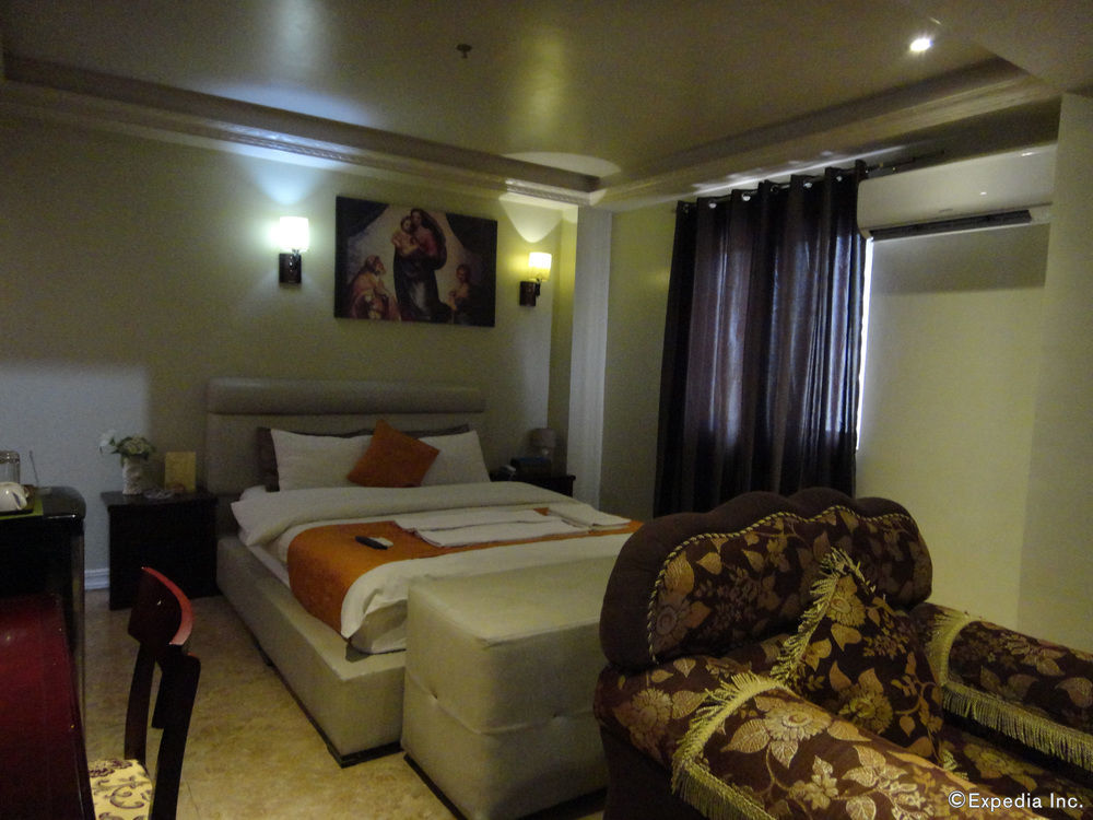 Clark Imperial Hotel Angeles Bagian luar foto